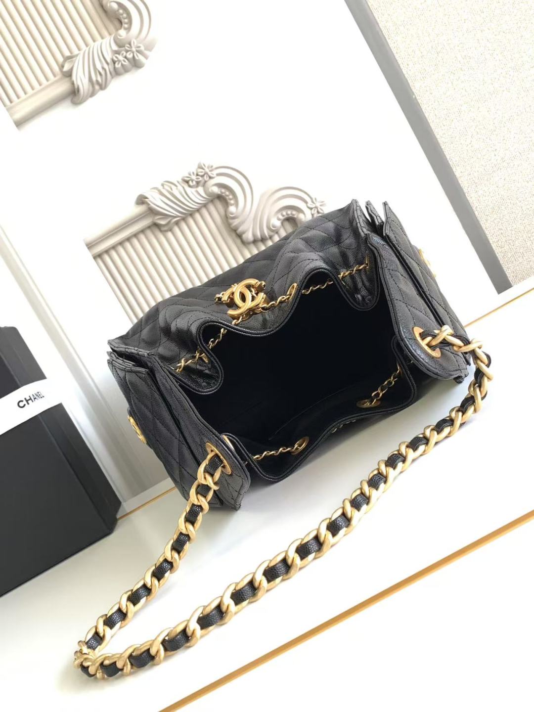 CC 25 Small Handbag Grained Calfskin & Gold-Tone Metal Bag
