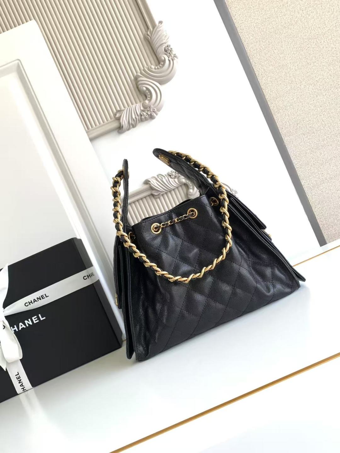 CC 25 Small Handbag Grained Calfskin & Gold-Tone Metal Bag